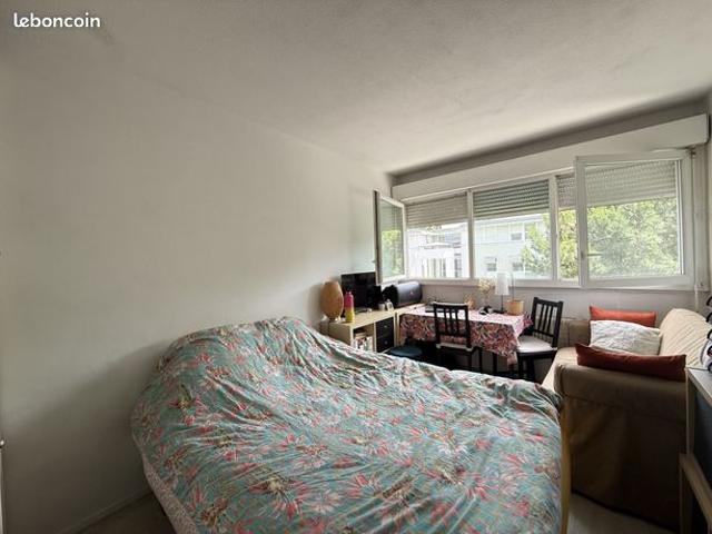 Studio 1 pièce 18 m²