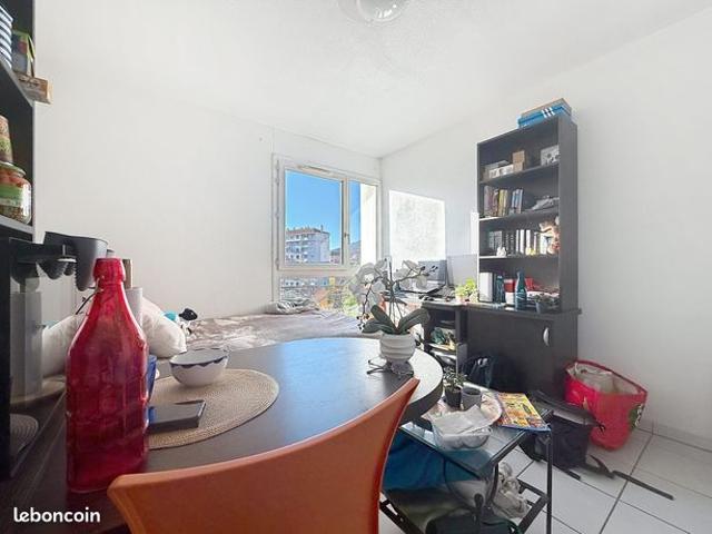 Studio 1 pièce 18 m²
