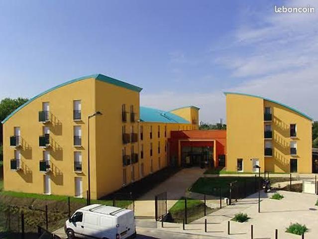 Studio 1 pièce 18 m²