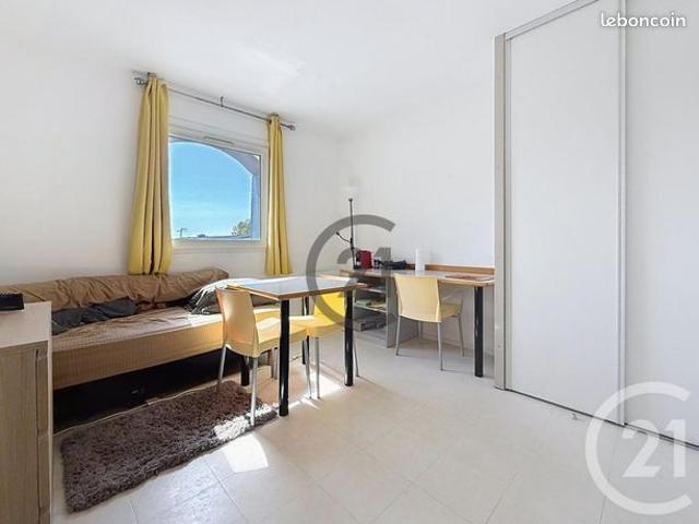 Studio 1 pièce 18 m²