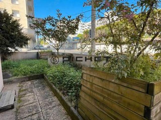 Studio 1 pièce 18 m²
