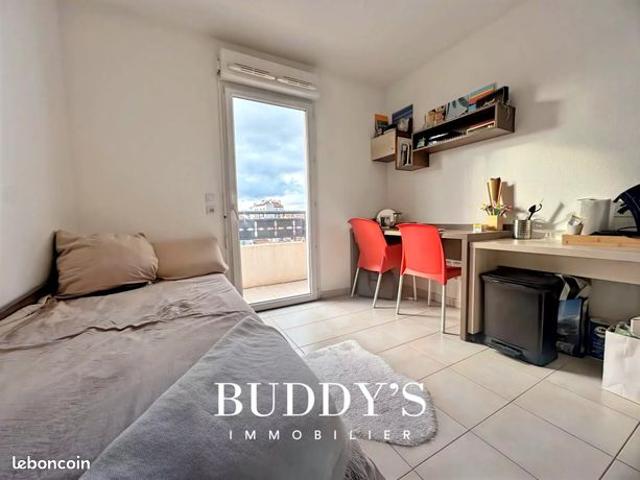 Studio 1 pièce 19 m²