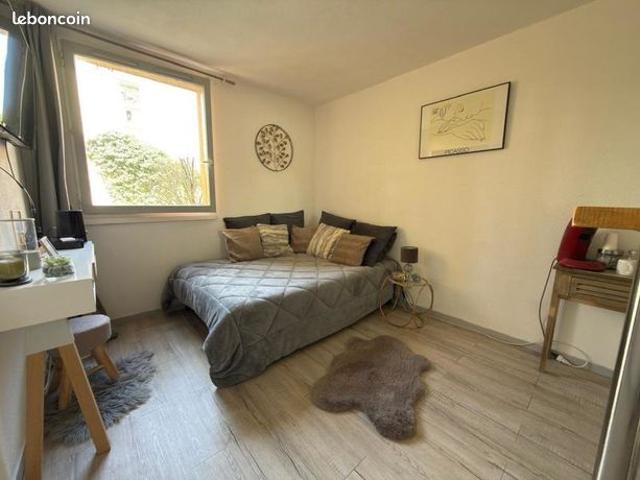 Studio 1 pièce 19 m²