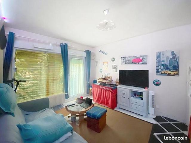 Studio 1 pièce 19 m²