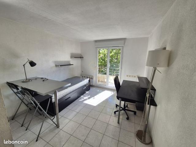 Studio 1 pièce 19 m²