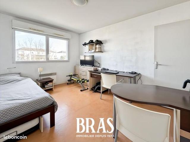 Studio 1 pièce 19 m²