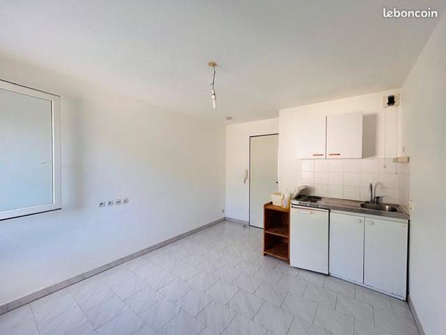 Studio 1 pièce 19 m²