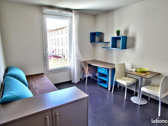 Studio 1 pièce 19 m²