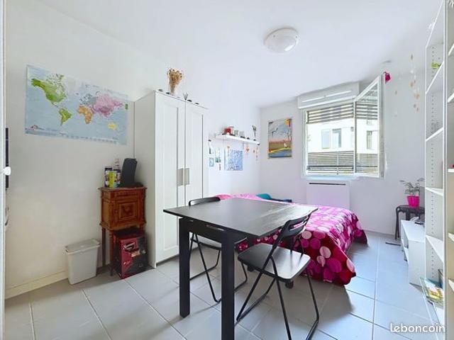 Studio 1 pièce 19 m²