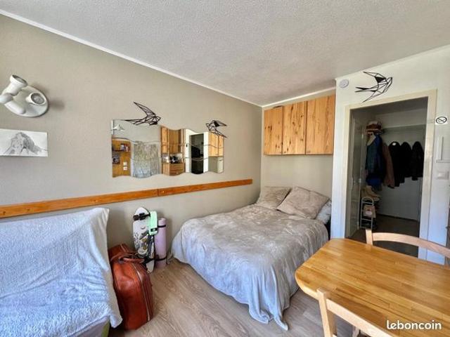 Studio 1 pièce 19 m²