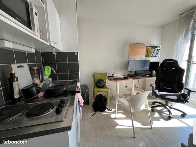Studio 1 pièce 19 m²