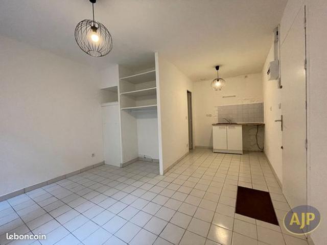 Studio 1 pièce 19 m²