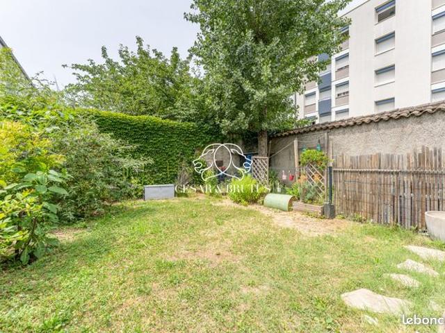 Studio 1 pièce 19 m²