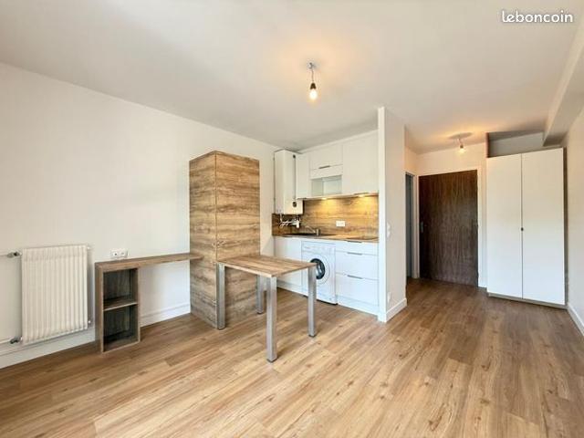 Studio 1 pièce 19 m²