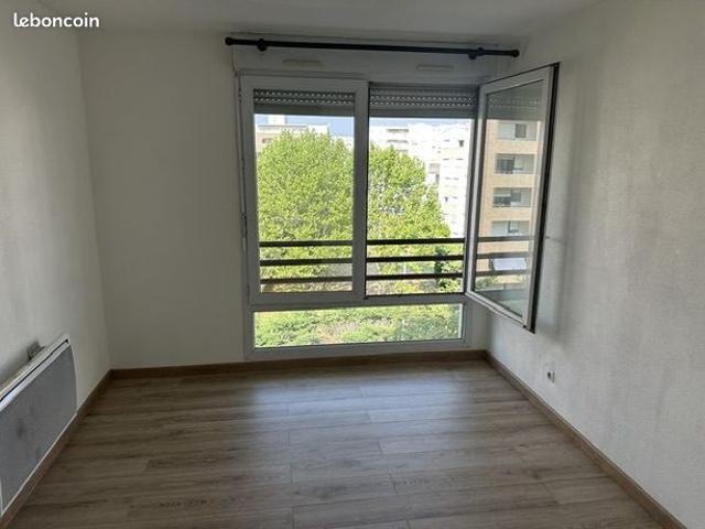 Studio 1 pièce 19 m²