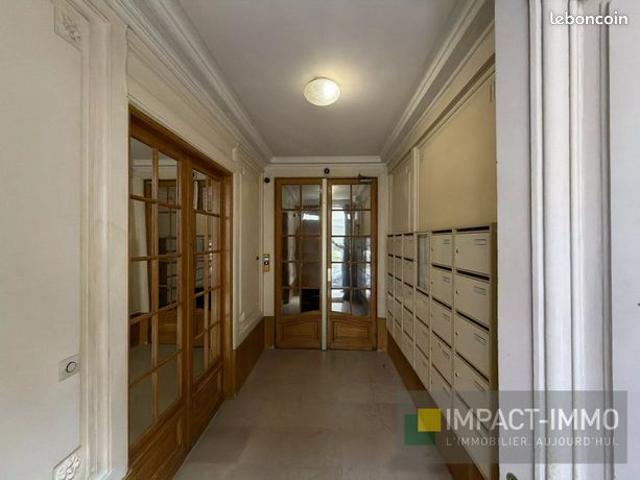 Studio 1 pièce 19 m²