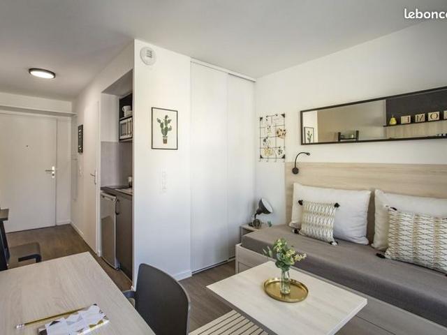 Studio 1 pièce 19 m²