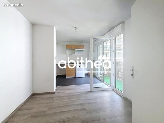 Studio 1 pièce 19 m²
