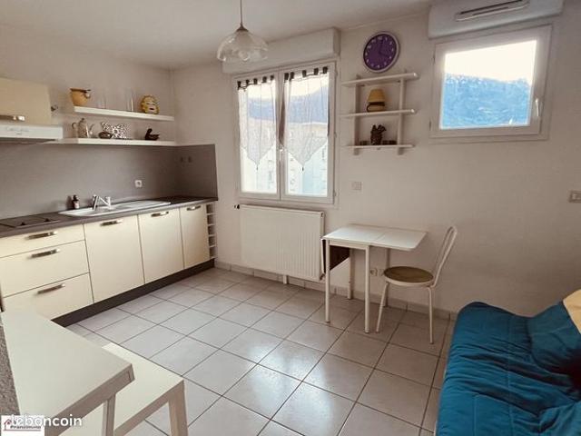Studio 1 pièce 19 m²