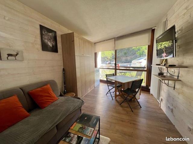 Studio 1 pièce 19 m²
