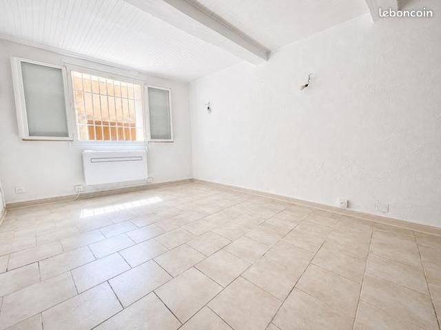 Studio 1 pièce 19 m²