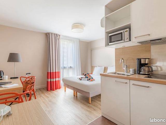 Studio 1 pièce 19 m²