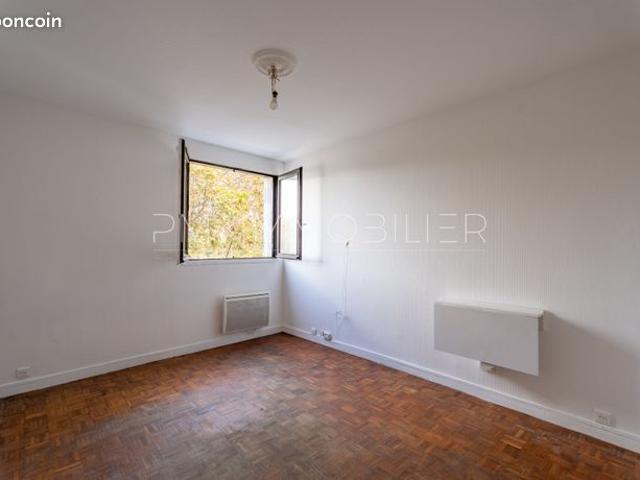 Studio 1 pièce 19 m²