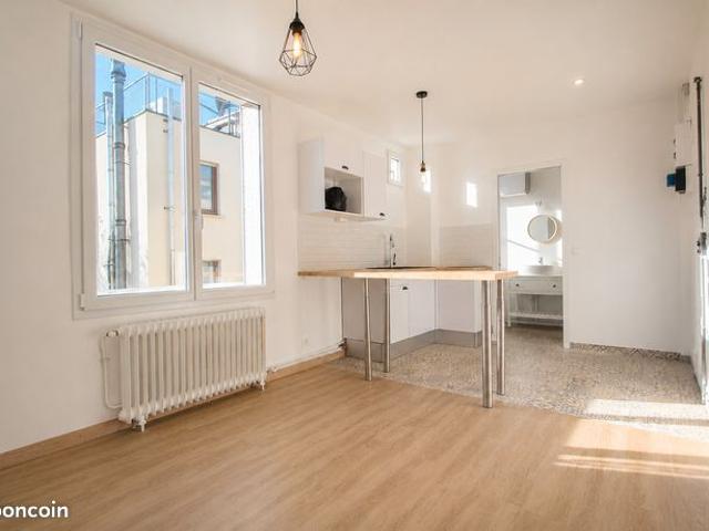 Studio 1 pièce 19 m²