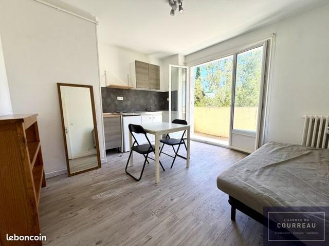 Studio 1 pièce 19 m²