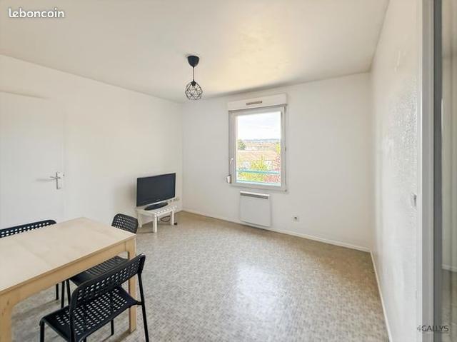 Studio 1 pièce 19 m²