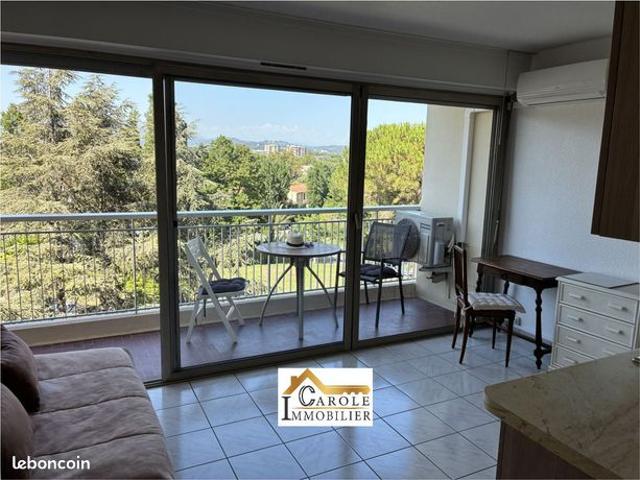 Studio 1 pièce 19 m²