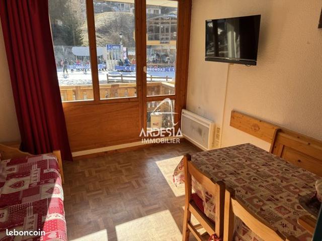Studio 1 pièce 19 m²