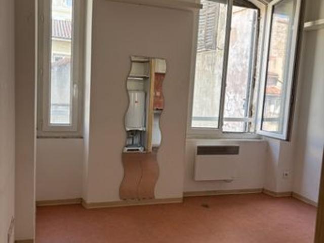 Studio 1 pièce 19 m²