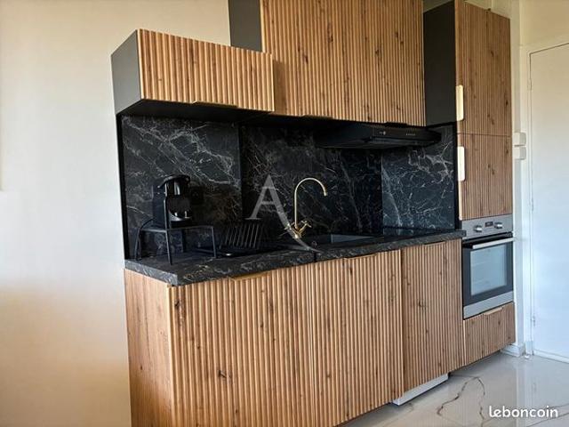 Studio 1 pièce 19 m²