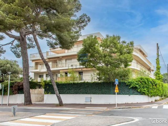 Studio 1 pièce 19 m²