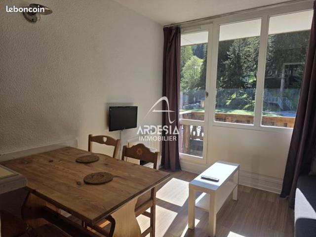 Studio 1 pièce 19 m²