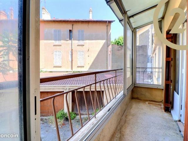 Studio 1 pièce 19 m²