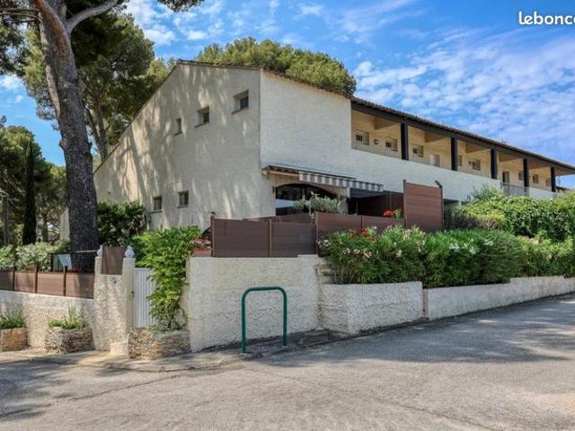 Studio 1 pièce 19 m²