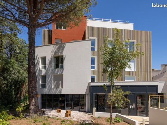 Studio 1 pièce 19 m²