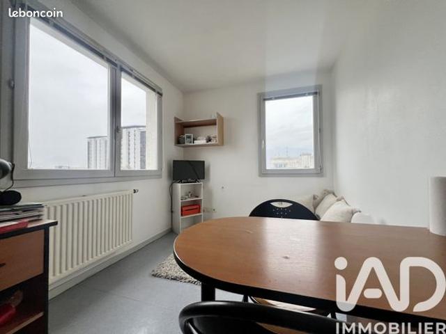Studio 1 pièce 19 m²