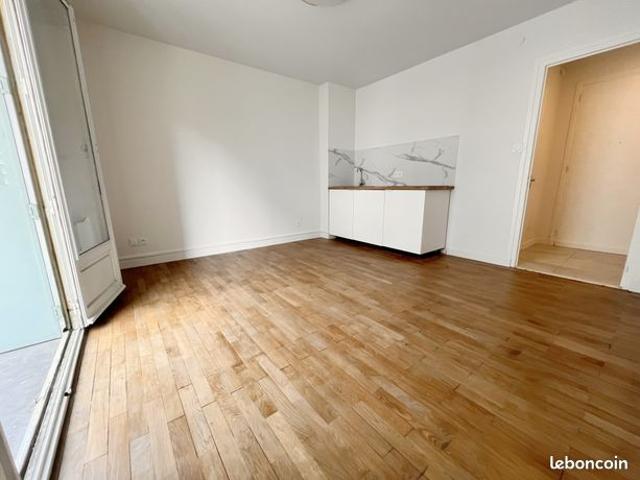 Studio 1 pièce 23 m²