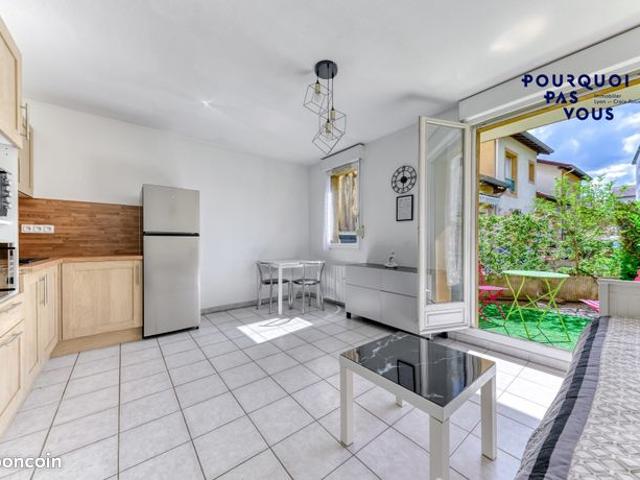 Studio 1 pièce 23 m²