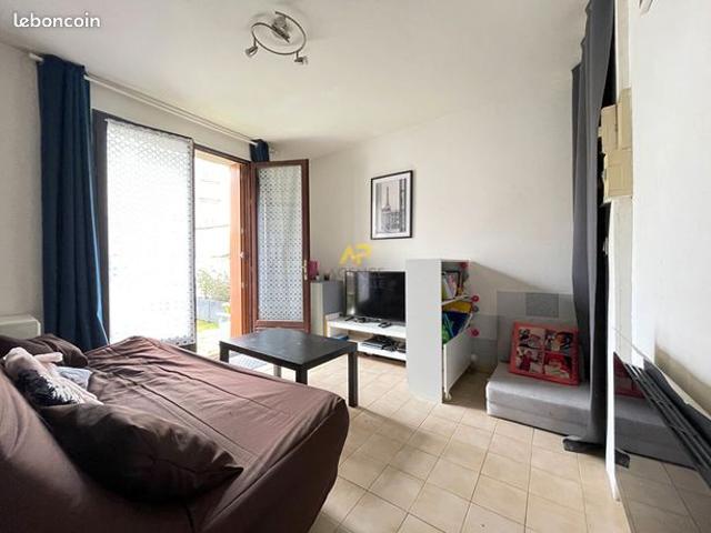 Studio 1 pièce 23 m²