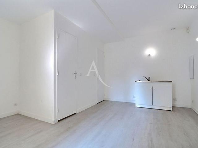 Studio 1 pièce 20 m²