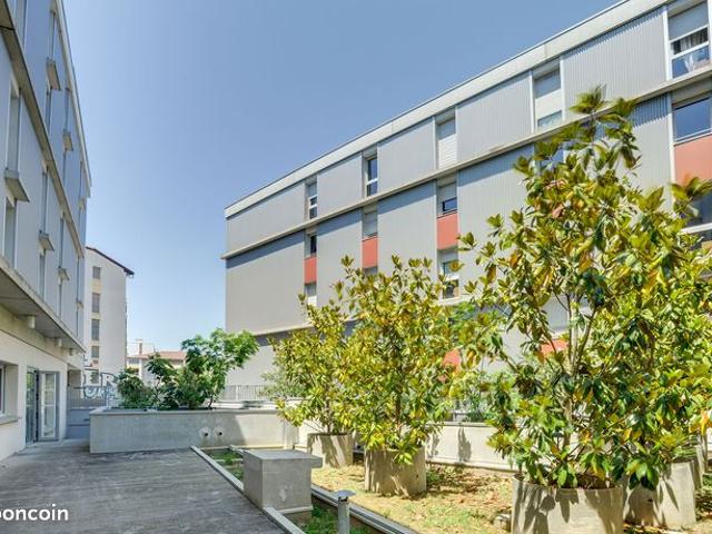 Studio 1 pièce 20 m²