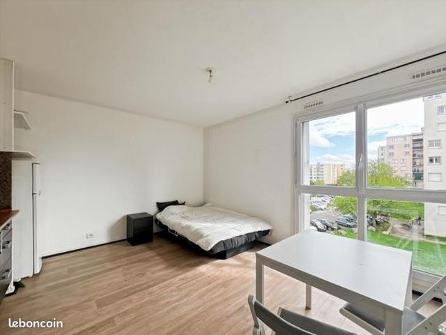 Studio 1 pièce 20 m²
