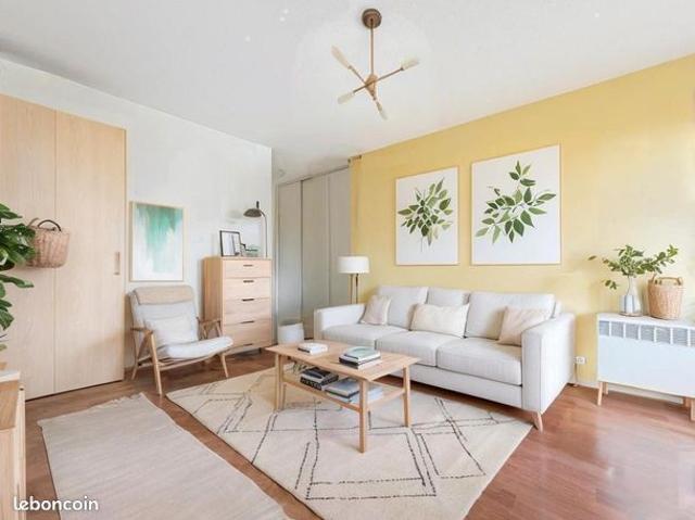 Studio 1 pièce 20 m²