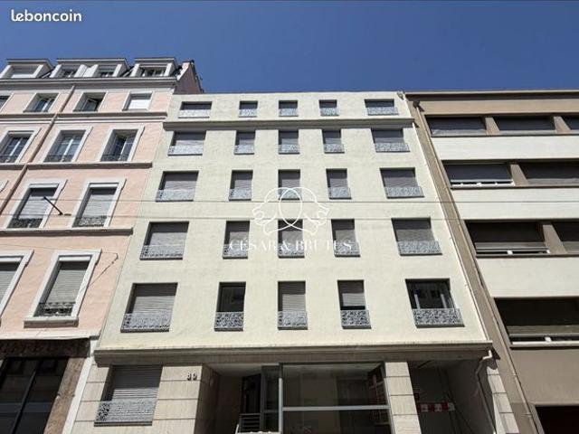 Studio 1 pièce 20 m²