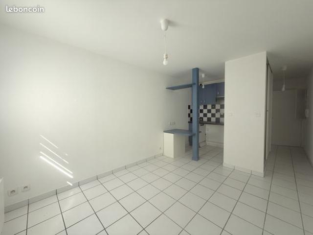 Studio 1 pièce 20 m²