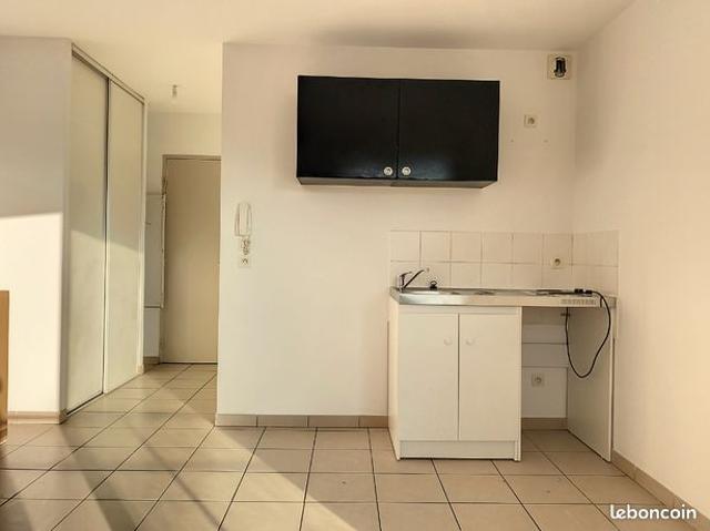 Studio 1 pièce 20 m²